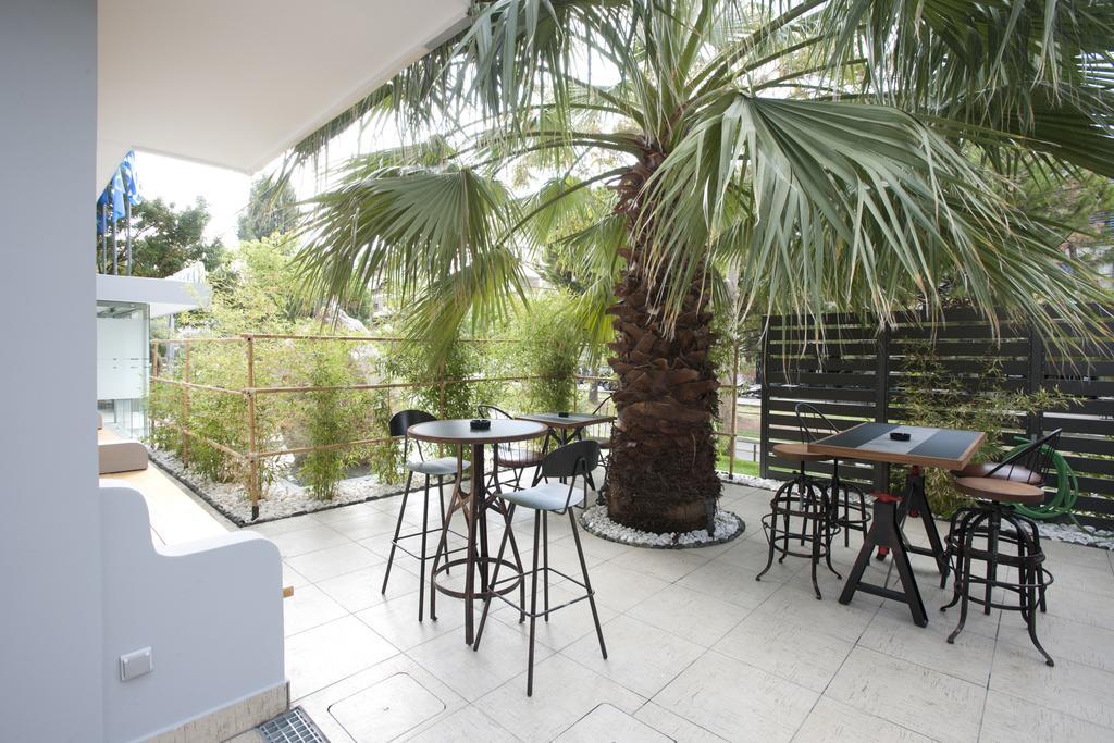 The Crystal Blue Hotel Athènes Extérieur photo