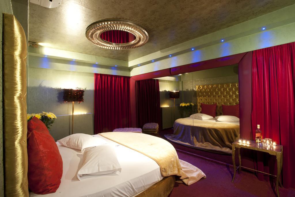 The Crystal Blue Hotel Athènes Extérieur photo