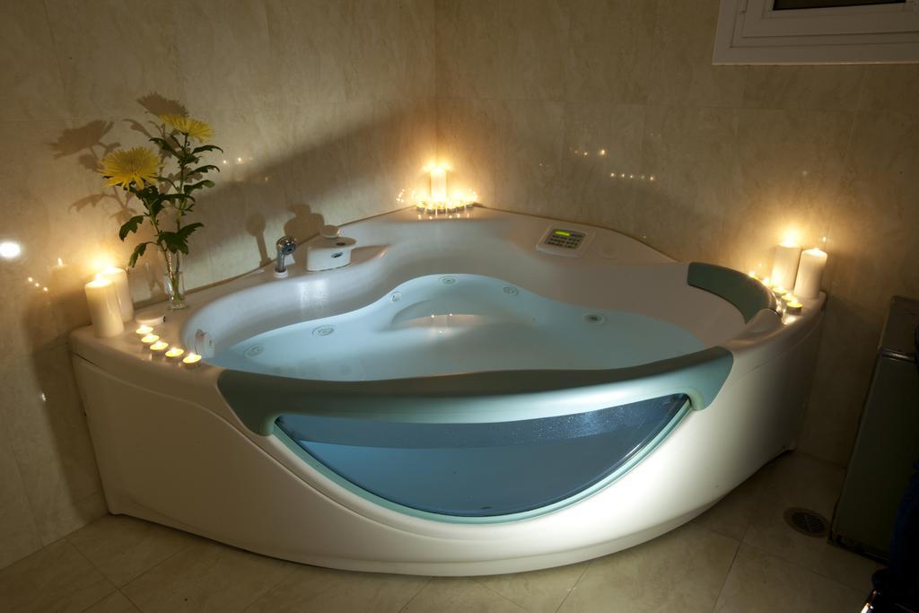 The Crystal Blue Hotel Athènes Extérieur photo