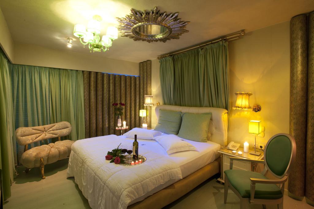 The Crystal Blue Hotel Athènes Extérieur photo