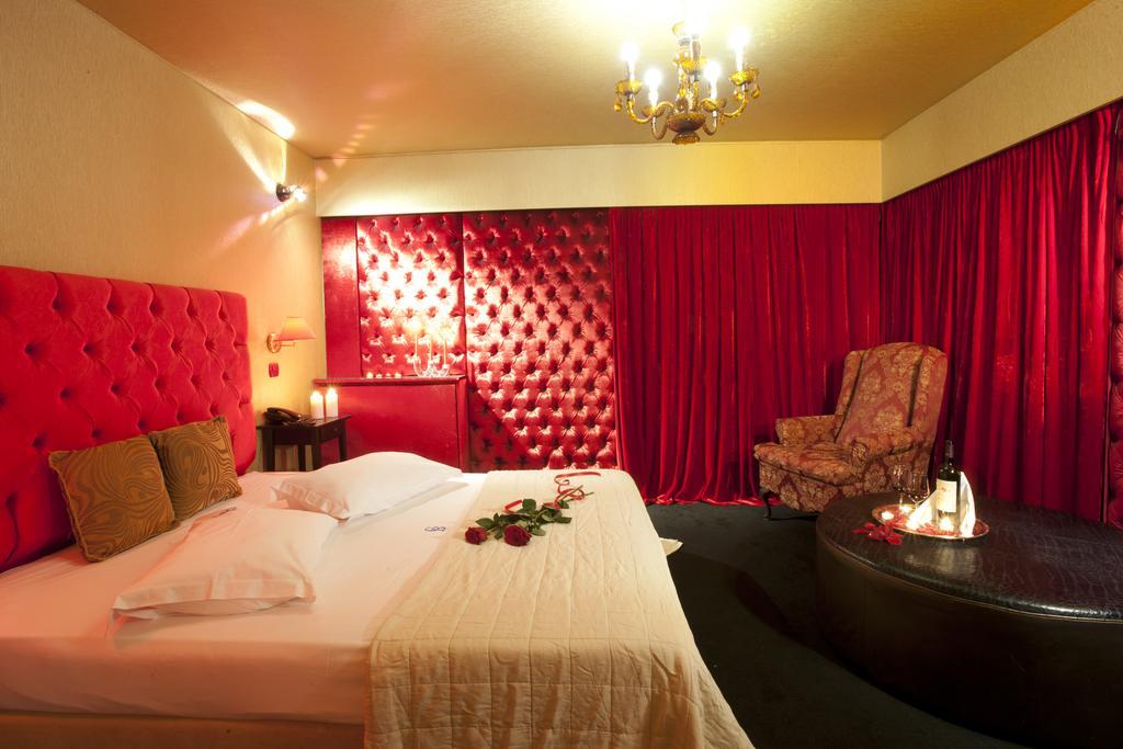 The Crystal Blue Hotel Athènes Extérieur photo