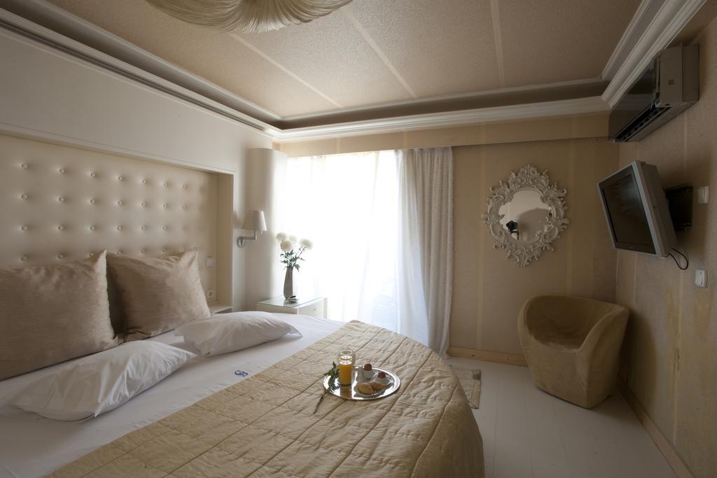 The Crystal Blue Hotel Athènes Extérieur photo
