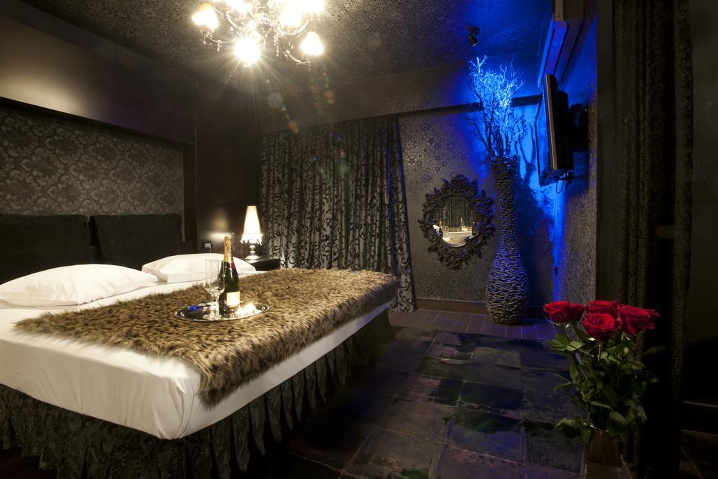 The Crystal Blue Hotel Athènes Extérieur photo