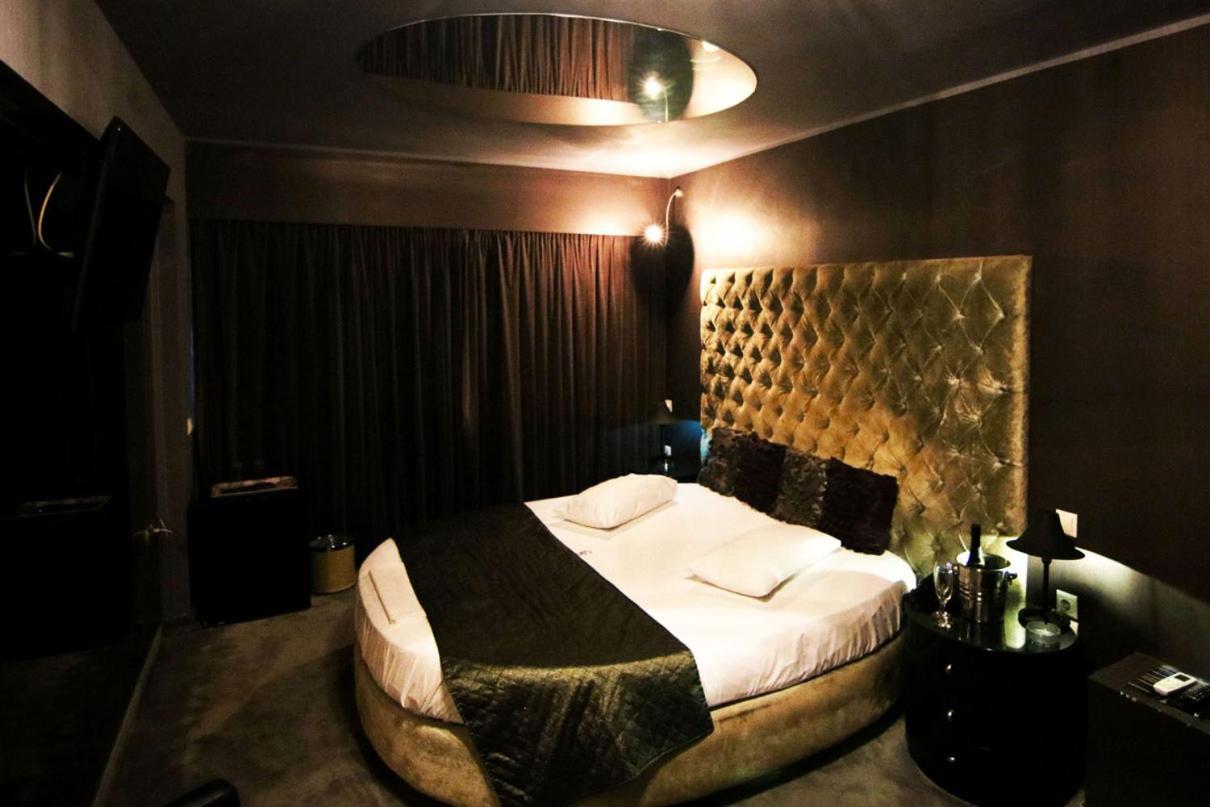 The Crystal Blue Hotel Athènes Extérieur photo